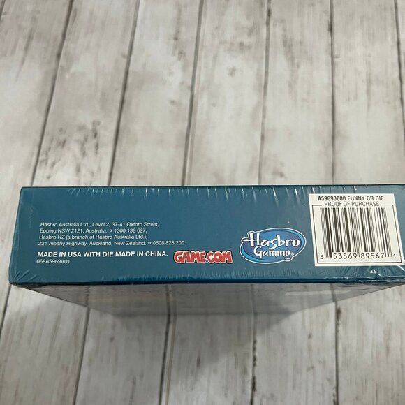 Hasbro Funny Or Die The Hilarious Caption Gag Board Game - Brand New Ages 13+ - Picture 3 of 3